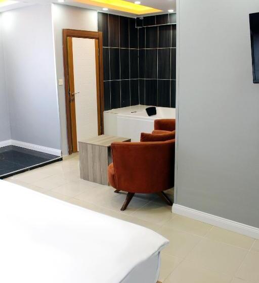 اتاق لوکس با تخت بزرگ, Avist Hotel Avcılar