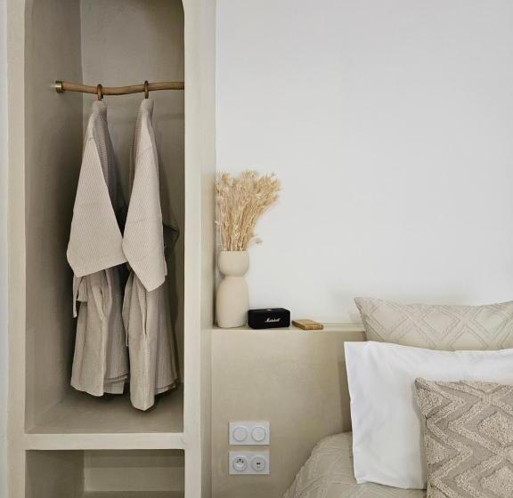 Стандартный Номер Кровать Кинг, Le Clos Des Délices   Love Room   Chambre Avec Spa, Terrasse Et Parking Privatif