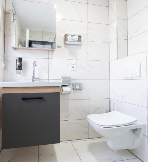Студия Стандарт, Louis Apartments