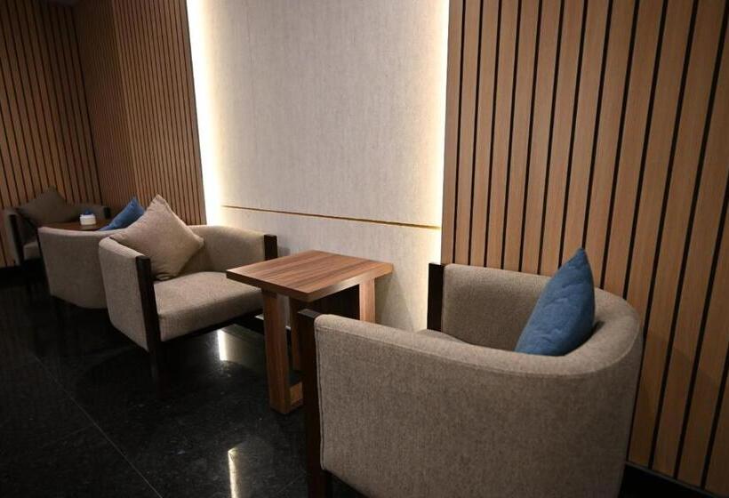 اتاق سوپریور با تخت بزرگ, Merkure Jeddah Al Hamraa
