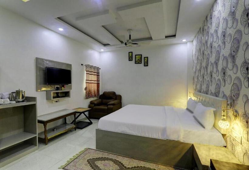 Трехместный Номер Классика, Oyo 81273 Hotel Krishna Inn