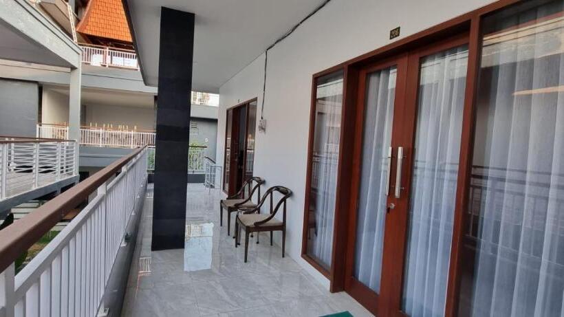 Escritório Deluxe, Dukuh Segara Guest House