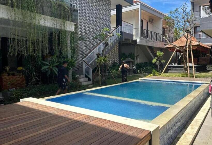 Escritório Deluxe, Dukuh Segara Guest House