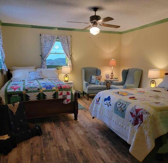 Номер Deluxe, Moonlight Manor Bed And Breakfast