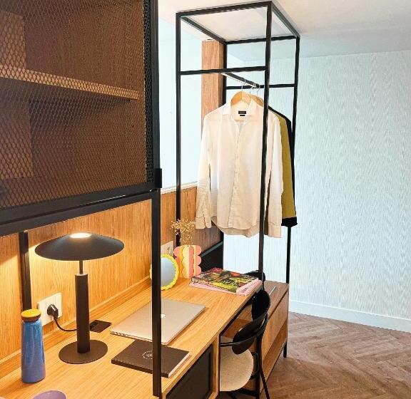 Номер Стандарт, H4 Hotel Wyndham Paris Pleyel Resort