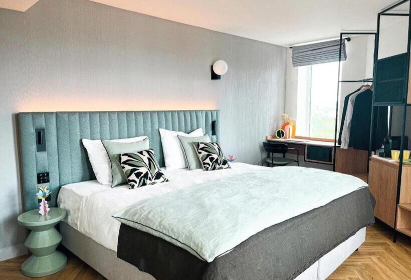 Номер Deluxe, H4 Hotel Wyndham Paris Pleyel Resort