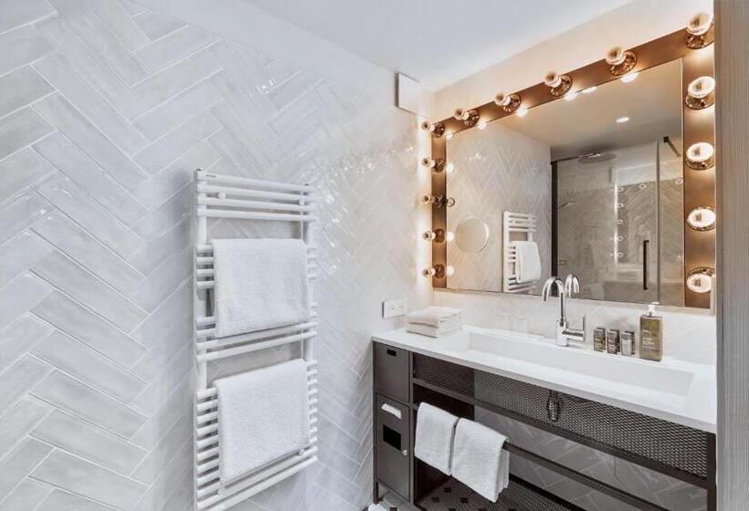 Номер Deluxe Вид на Город, H4 Hotel Wyndham Paris Pleyel Resort