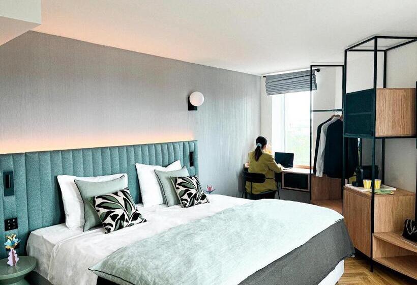 Номер Deluxe Вид на Город, H4 Hotel Wyndham Paris Pleyel Resort