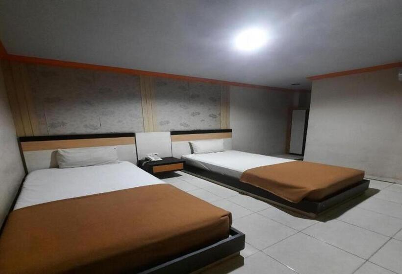 اتاق لوکس, Collection O 93163 Hotel Grand Kartika