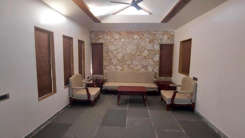 标准间, Vikrama Sarovar Portico Pavagadh