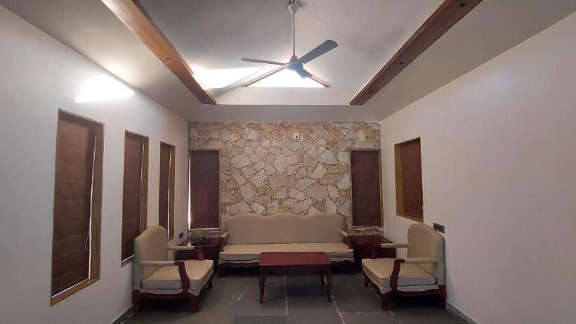 标准间, Vikrama Sarovar Portico Pavagadh