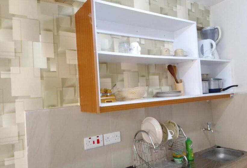 اتاق لوکس با تخت بزرگ, Tsavo 90 Degrees