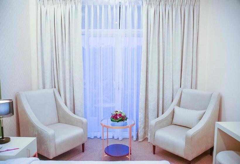 סוויטת ג'וניור, Devon Rest