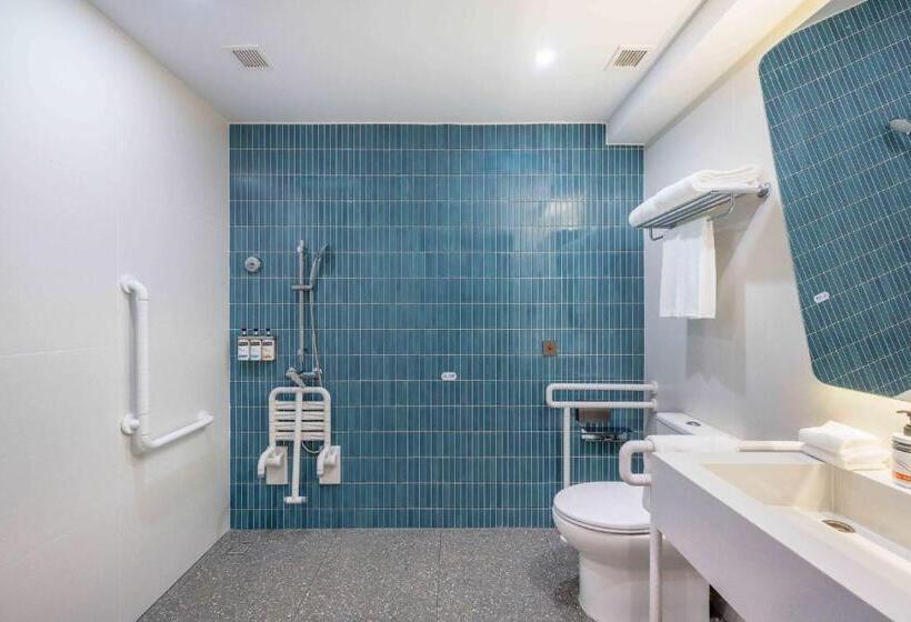 Номер Стандарт Адаптированный для Инвалидов, Holiday Inn Express Jiangmen East Station, An Ihg