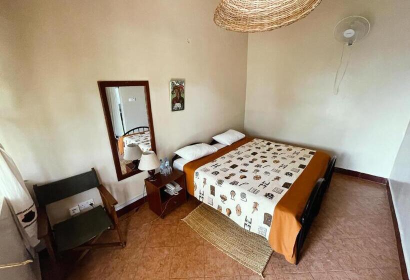 اتاق استاندارد یک نفره, Maktau Mountain Lodge