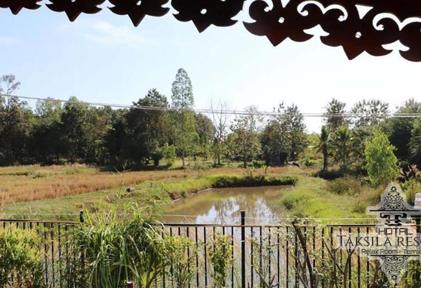 اتاق استاندارد با چشم‌انداز باغ, Taksila Resort ฏักร์ศิลารีสอร์ท