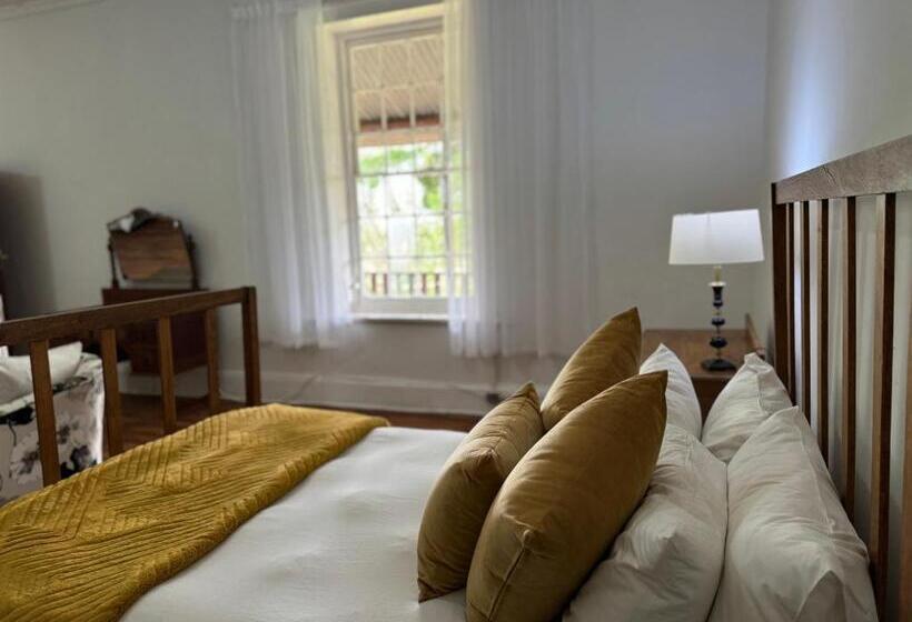 Семейный Номер, Summerhill Inn