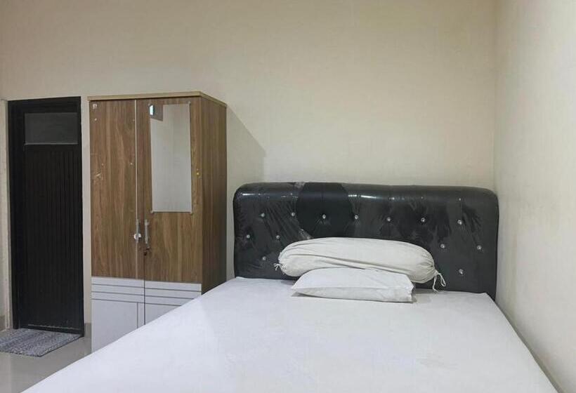 Номер Стандарт, Oyo 93388 Enjoy Homestay & Cafe