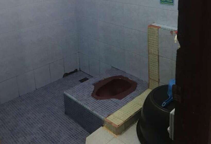 Номер Basic, Spot On 93378 Lona Guest House Syariah