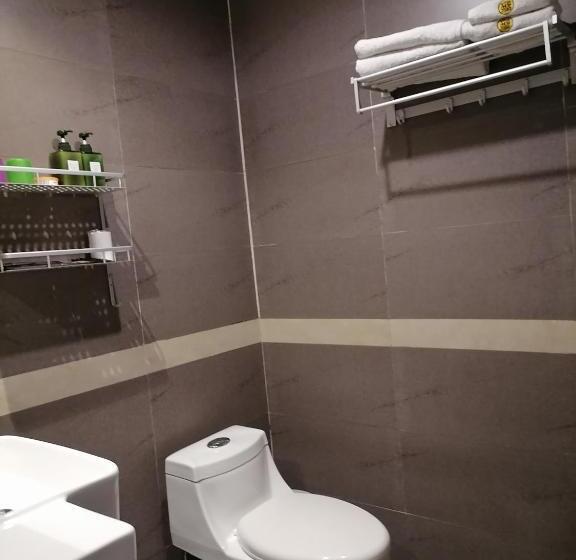 Номер Стандарт с Балконом, Lazzy Inn