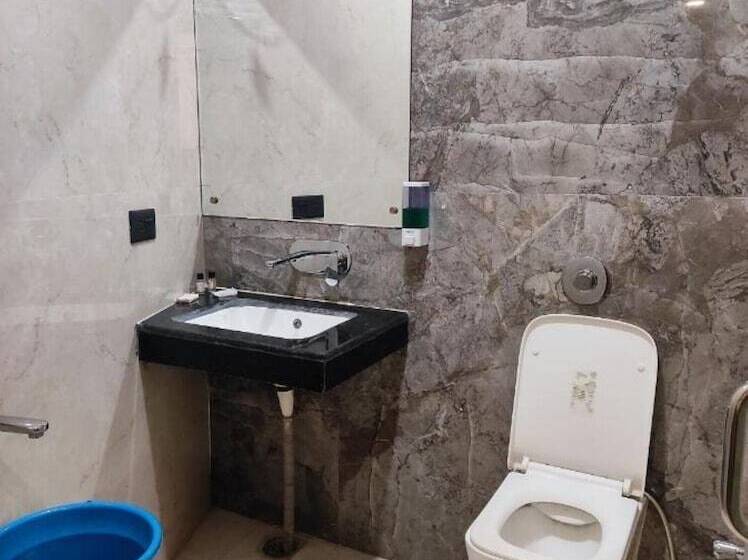 اتاق لوکس, Sharda Dinings Gorakhpur