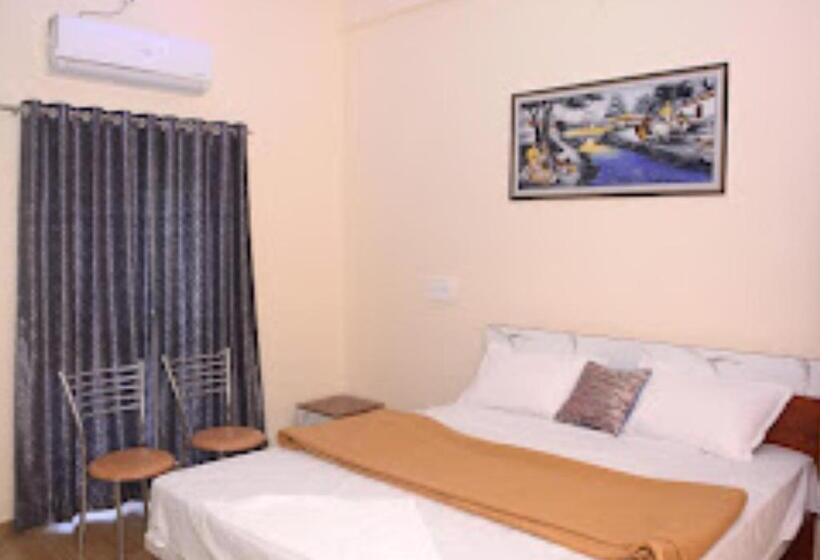 豪华房间, Nanashri Guest House & Restaurants Pimpalgaon