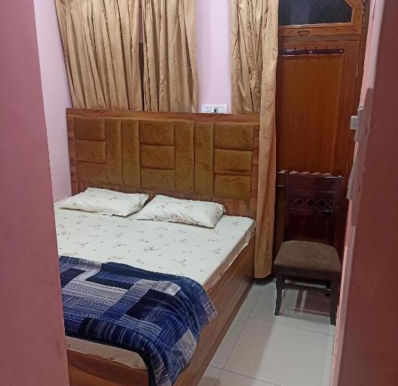 Номер Deluxe, Shri Hit Radha Mohan Dham