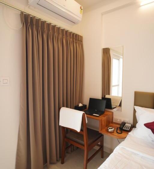Quarto Deluxe, The Auberge Boutique Hotel   Manyata Tech Park