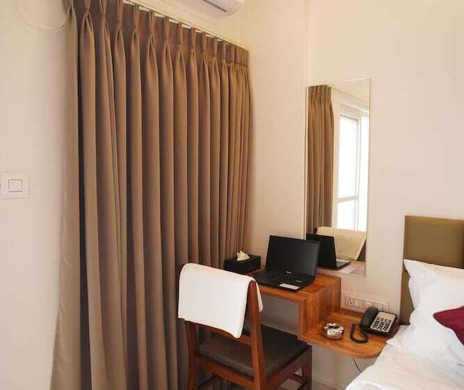Quarto Deluxe, The Auberge Boutique Hotel   Manyata Tech Park