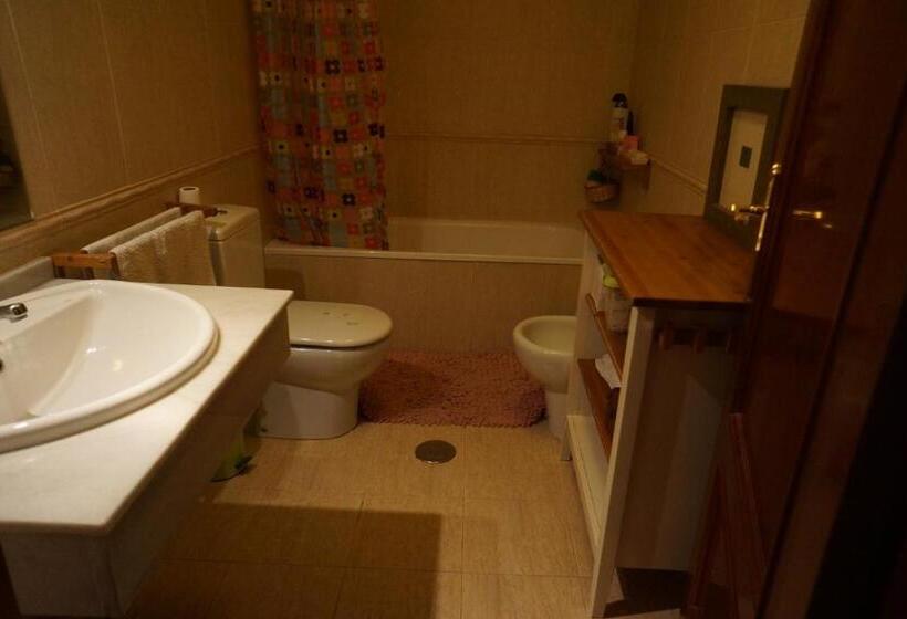 اتاق استاندارد یک نفره, Comfortable Single Bluing Room B&b