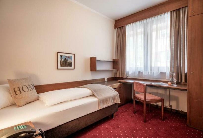 Апартаменты 3 Спальни, Aparthotel Andreas Hofer