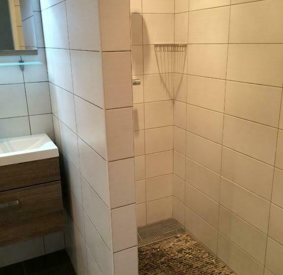 Номер Стандарт, Gasthaus & Hotel Backhendlstation