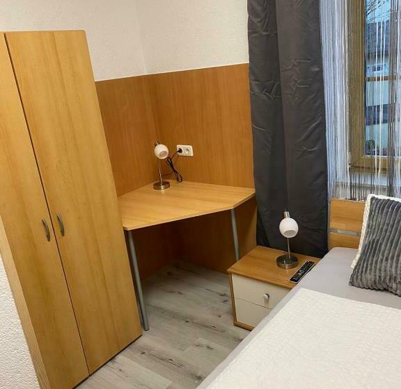 Quarto Estandar Individual, Gasthaus & Hotel Backhendlstation