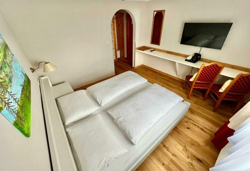 Номер Стандарт, Haus Schrofenstein