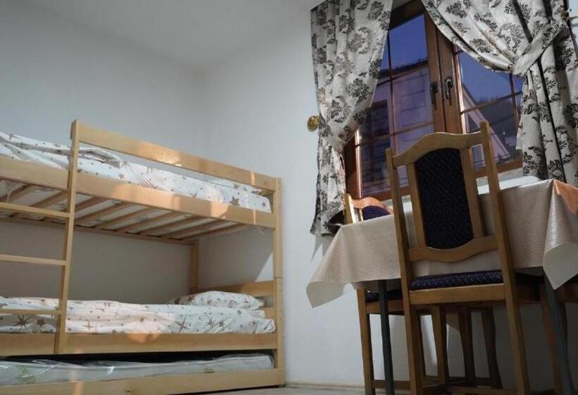 Кровать в Общей Комнате, Hostel Ora