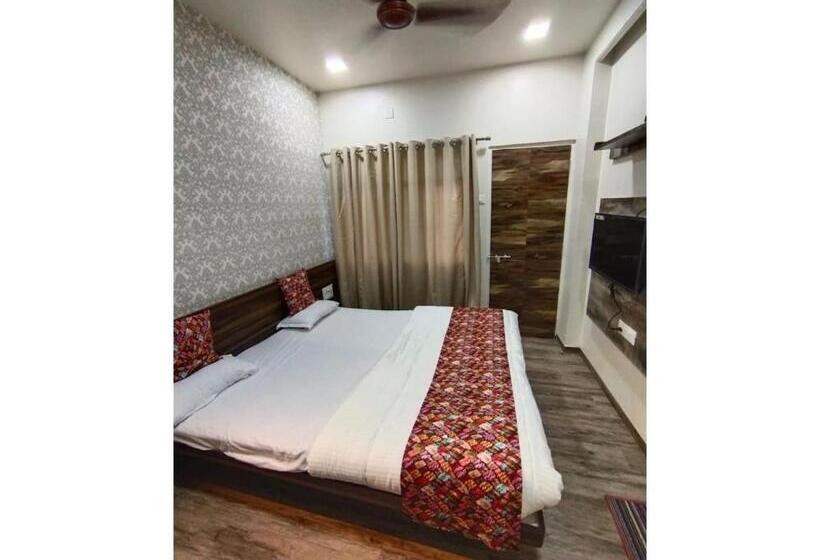 Номер Deluxe, Geeta Lodge, Solapur