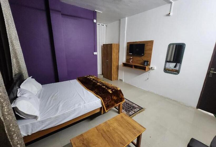 Standardrum, The Kashi Palace Inn ,varanasi ! Fully Air Conditioned Hotel At Prime Location With Parking Availabi