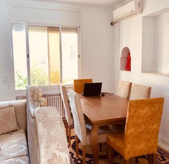 تختخواب در اتاق مشترک, Hostel La Corniche
