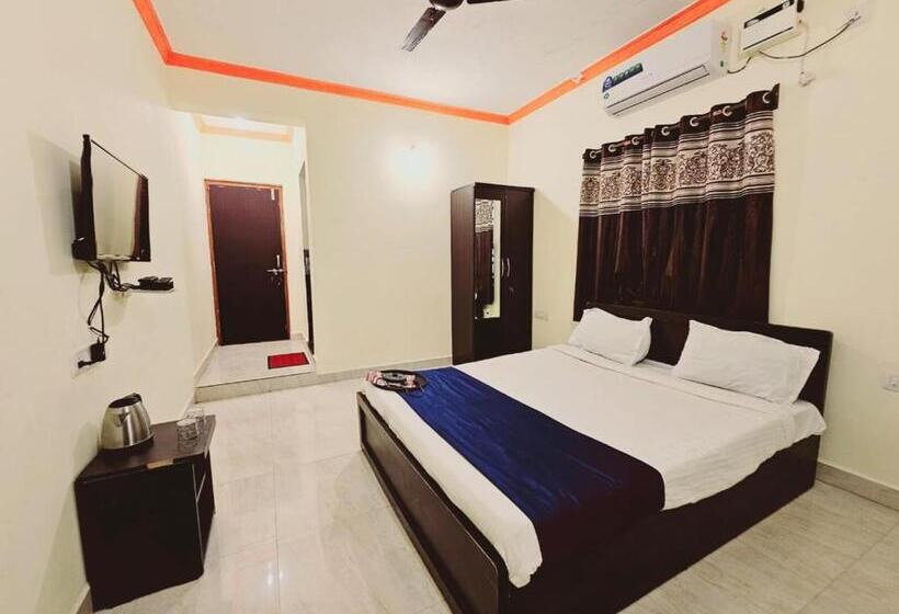 豪华海景房带阳台, Joaqim S Baga Beach Resort Goa   50 Meters From Baga Beach