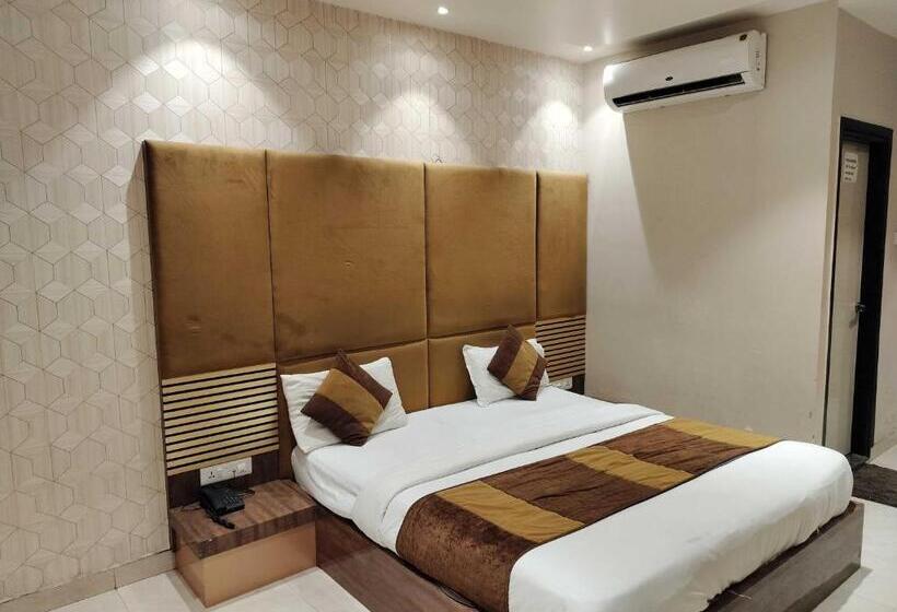 トリプルクラシックルーム, Fabhotel Jp Villa