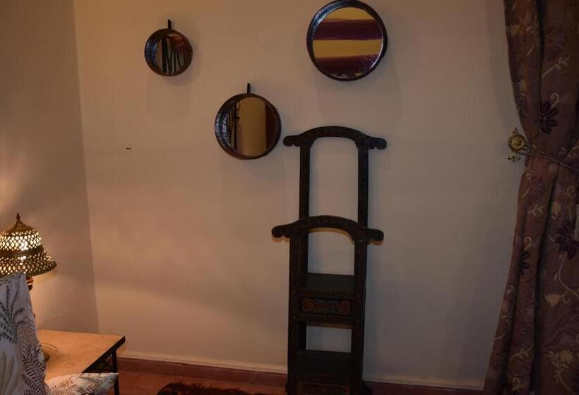 سوییت با چشم‌انداز استخر, Riad Le Petit Jardin