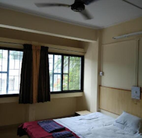 豪华房间, Shreeman ,satara