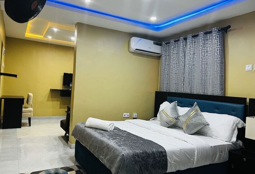 سوییت اجرایی, New Heights Castle Hotels