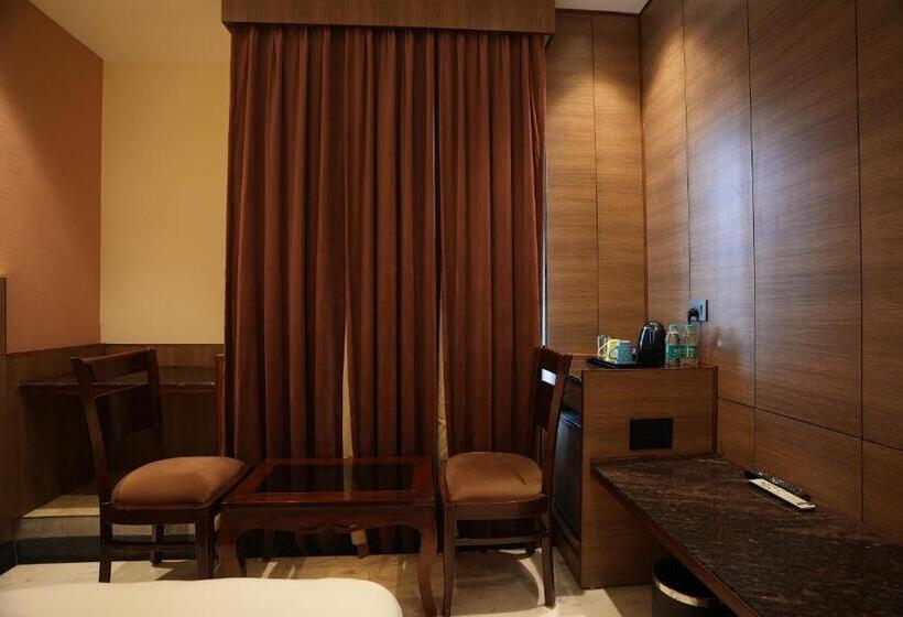 اتاق سوپریور با تخت بزرگ, Elite Hotel Lime Stay Greater Noida