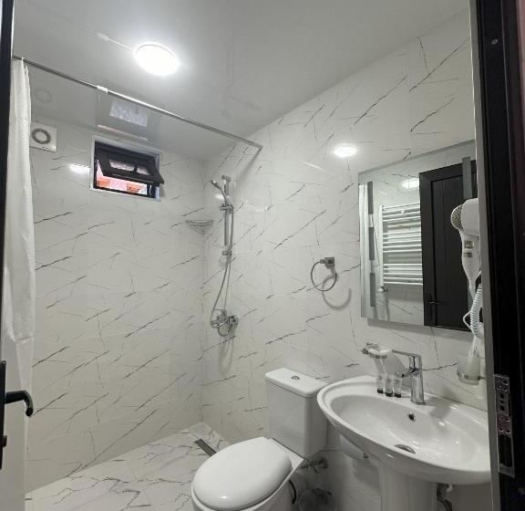 اتاق استاندارد سه نفره, Bina N28
