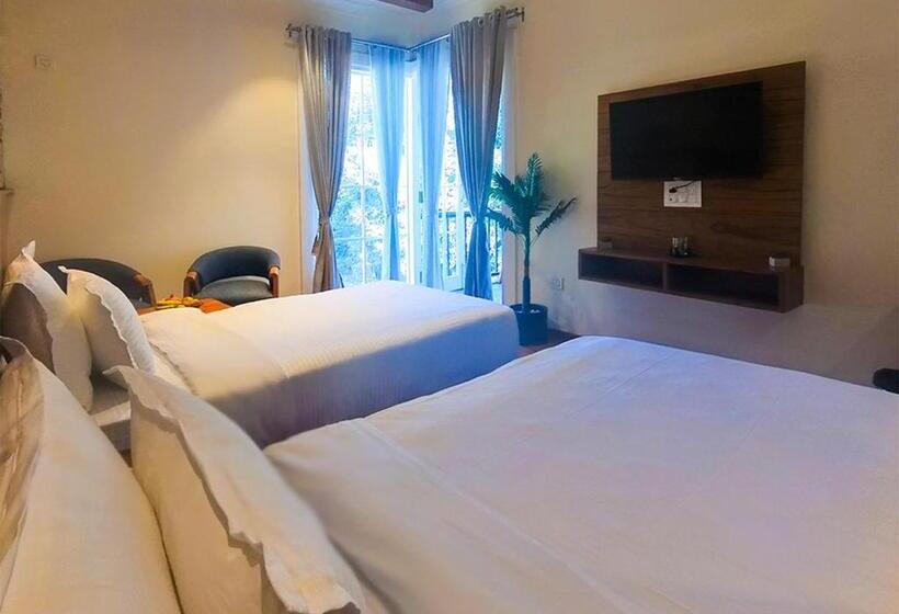 Номер Стандарт с Балконом, Moustache Bhimtal Luxuria, Nainital