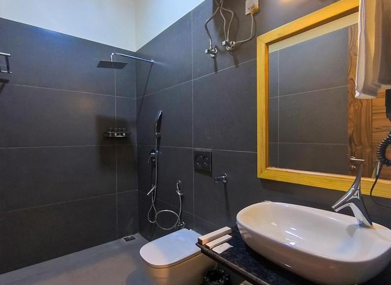 Стандартный Номер Кровать Кинг, Moustache Bhimtal Luxuria, Nainital
