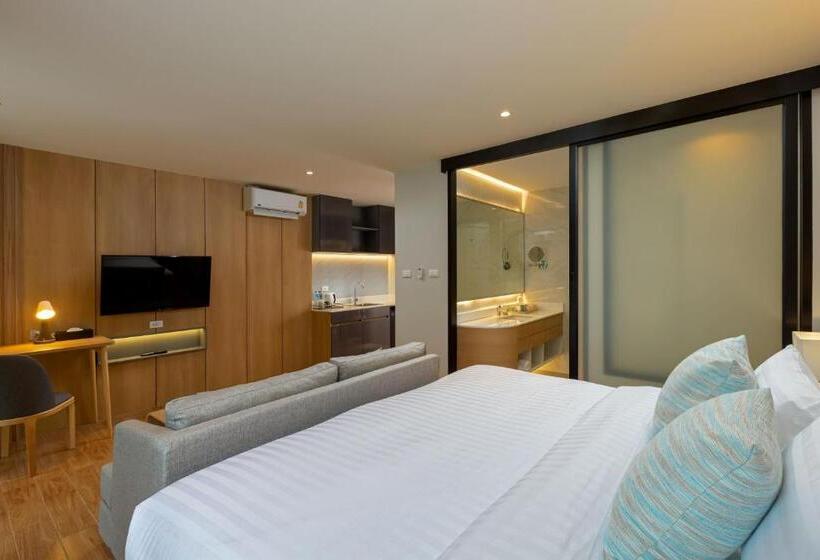 Номер Deluxe, Wyndham Garden Naithon Phuket