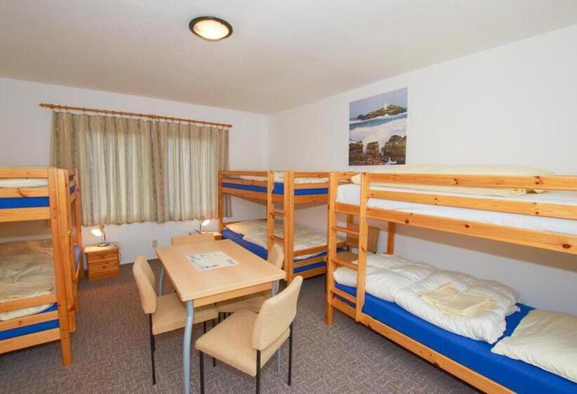 Кровать в Общей Комнате, Familienzimmer Mit Gemeinschaftsbad Fuer 6 Personen Auf Ruegen H5zi1