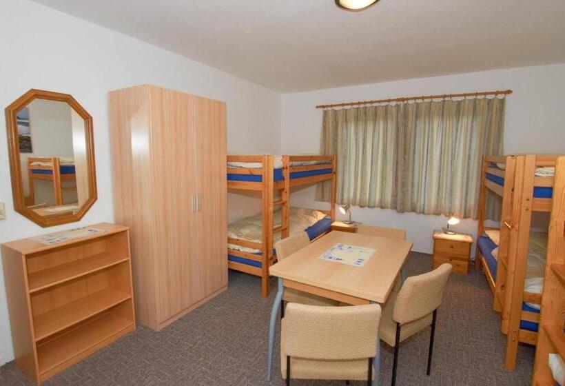 Кровать в Общей Комнате, Familienzimmer Mit Gemeinschaftsbad Fuer 6 Personen Auf Ruegen H5zi1